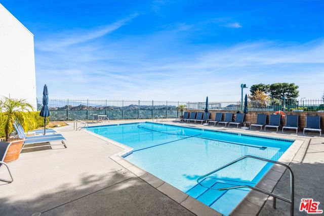 3018 Nicada Drive, Los Angeles CA: https://media.crmls.org/mediaz/052c5add-1a05-4bd0-ba48-bc74eb06d1c0.jpg