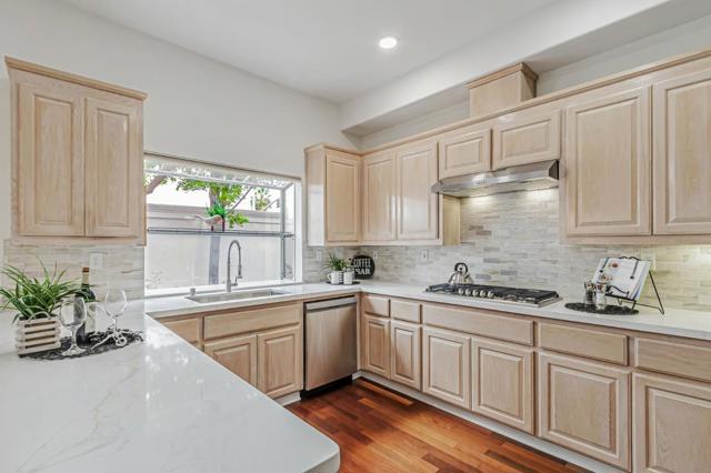 2122 Vizcaya Way, Campbell CA: https://media.crmls.org/mediaz/052c7659-2f9d-4ffc-a033-b14e1e6cf496.jpg