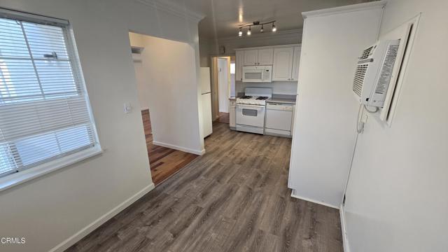 Detail Gallery Image 8 of 26 For 1483 N Altadena Dr, Pasadena,  CA  - 2 Beds | 1 Baths