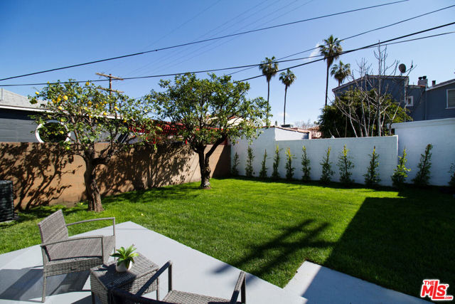 4068 Sutro Avenue photo 18