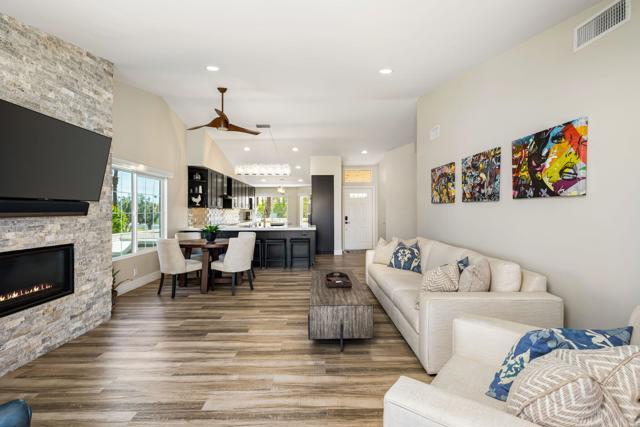 291 Vista Royale W Circle, Palm Desert CA: https://media.crmls.org/mediaz/052d7244-7093-4828-9c39-90e4879b9cb4.jpg