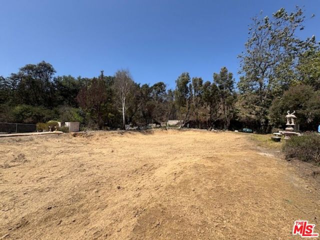 3648 Mcanany Way, Malibu CA: https://media.crmls.org/mediaz/052d792e-116a-48ee-bed2-546d83d491e6.jpg
