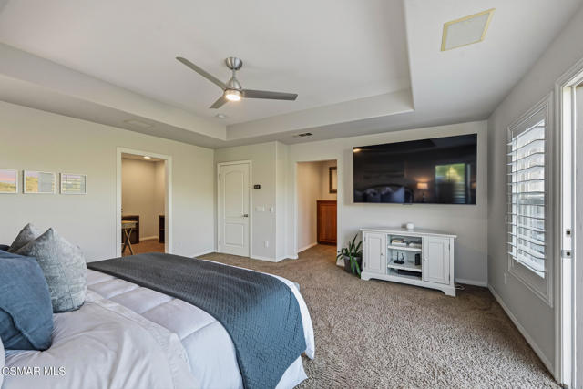 Image 34 of 51 For 490 Peter Place