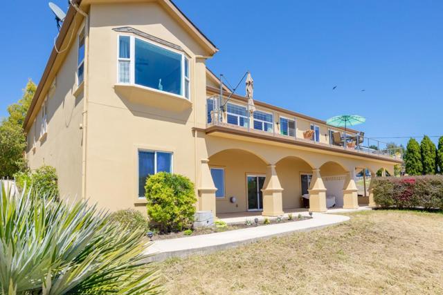 960 Smith Road, Watsonville CA: https://media.crmls.org/mediaz/052dfaaa-2736-4d41-b8a9-f7f6946bbf03.jpg