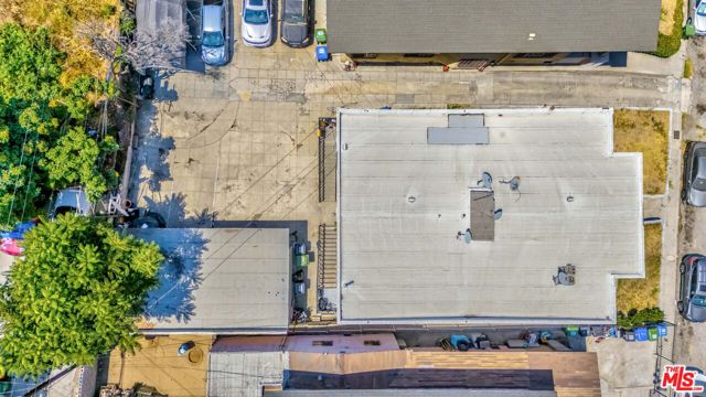 2038 Hollenbeck Drive, Los Angeles CA: https://media.crmls.org/mediaz/052e5d9b-7e32-42a5-b7a5-1bbbb30c159e.jpg