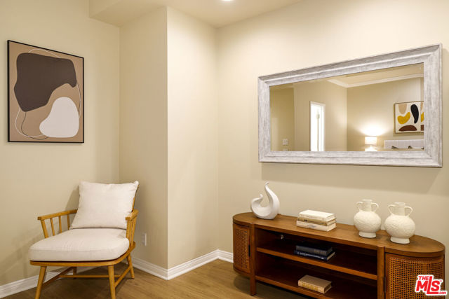 11939 Gorham Avenue, Los Angeles CA: https://media.crmls.org/mediaz/052e6327-a439-4253-ba5f-5c79cbc7d1e9.jpg