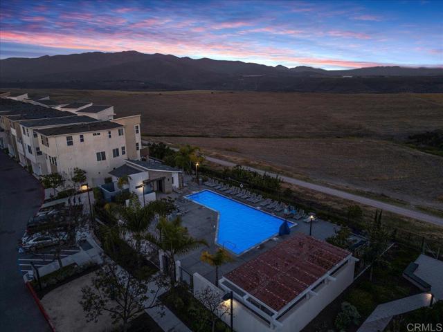 Detail Gallery Image 4 of 55 For 1840 Mint #6,  Chula Vista,  CA 91915 - 4 Beds | 3 Baths