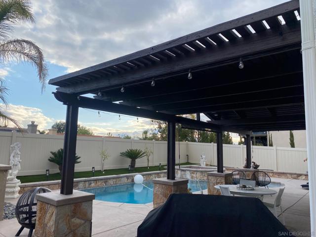 43041 Noble Court, Temecula CA: https://media.crmls.org/mediaz/052f8397-d7d4-491d-b47d-25676883c1ba.jpg