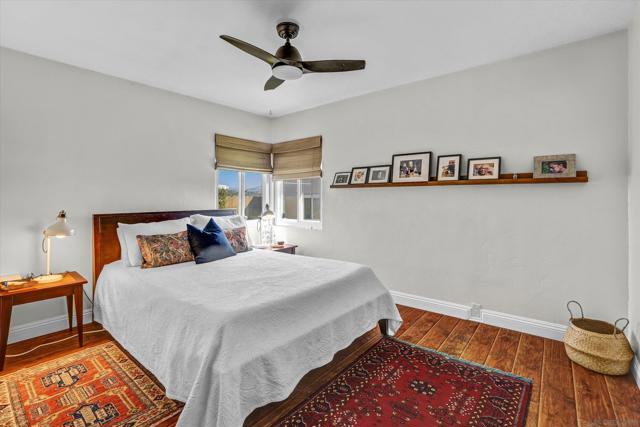 4113 Loma Alta Dr, San Diego CA: https://media.crmls.org/mediaz/052fa309-13bd-401e-a9fb-113cc98f4aef.jpg