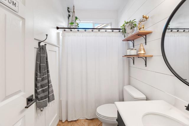 Detail Gallery Image 7 of 75 For 561 Chesterfield Cir, San Marcos,  CA 92069 - 4 Beds | 3 Baths