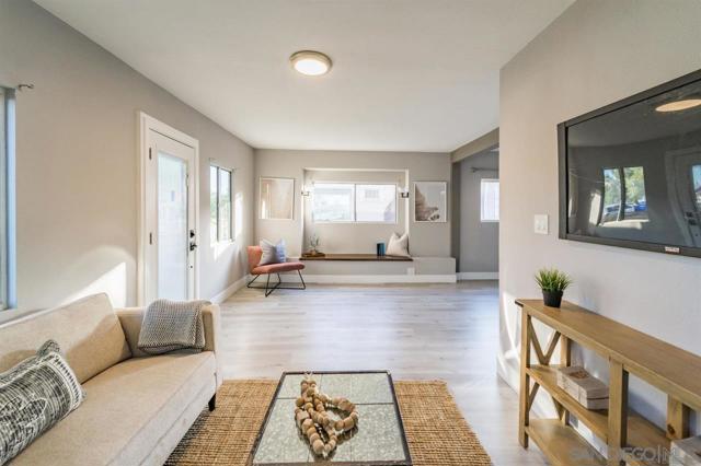 4332 Wilson Ave, San Diego CA: https://media.crmls.org/mediaz/052fe39a-efd1-4a9d-adc7-941973d29b28.jpg