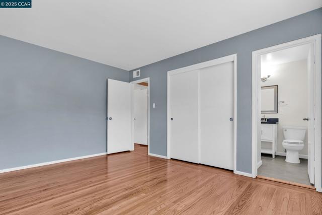 240 CASTLE GLEN ROAD, Walnut Creek CA: https://media.crmls.org/mediaz/0530059c-d16d-4fb0-ae75-395dc1cba49c.jpg