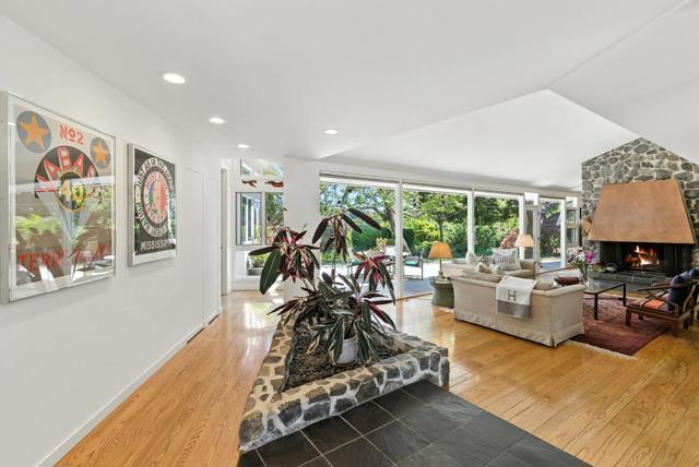 3795 Ralston Avenue, Hillsborough CA: https://media.crmls.org/mediaz/05300804-290b-4f77-b89f-106912fbbcbd.jpg