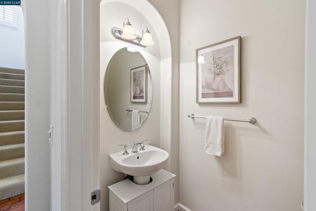 5214 Kenilworth Way, San Ramon CA: https://media.crmls.org/mediaz/05300b14-0b1b-4e7d-8e42-58f00388f36f.jpg