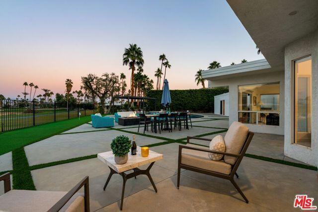2320 S Via Lazo, Palm Springs CA: https://media.crmls.org/mediaz/0530111d-3726-4fca-bb5c-9b0cbf7c66c4.jpg