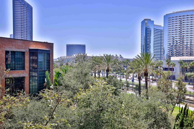 500 W Harbor Dr., San Diego CA: https://media.crmls.org/mediaz/05304086-4914-4eed-8be3-d0d4fb41fbf7.jpg