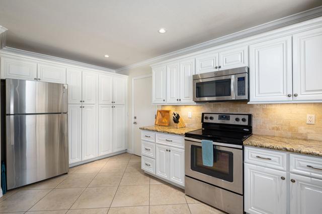 Image 22 of 61 For 46890 Highland Palms Drive