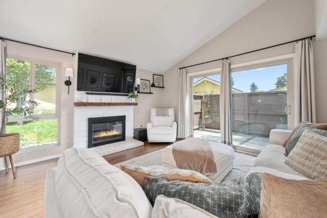 3575 Guava Way, Oceanside CA: https://media.crmls.org/mediaz/0530d48b-4d06-4060-9929-977a0f2db6a4.jpg