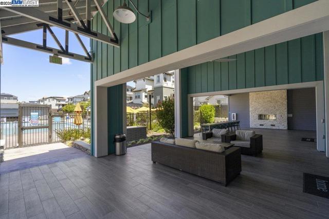 8918 Rudder Way, Newark CA: https://media.crmls.org/mediaz/05313340-a8ff-4ac5-8ca7-d65d85fce4d2.jpg