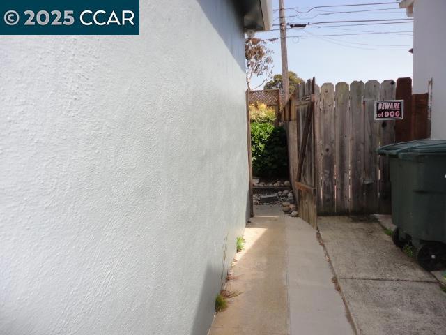 36 Greenwood Dr, South San Francisco CA: https://media.crmls.org/mediaz/0531d3ba-a1e8-47e2-a513-02762eff1218.jpg