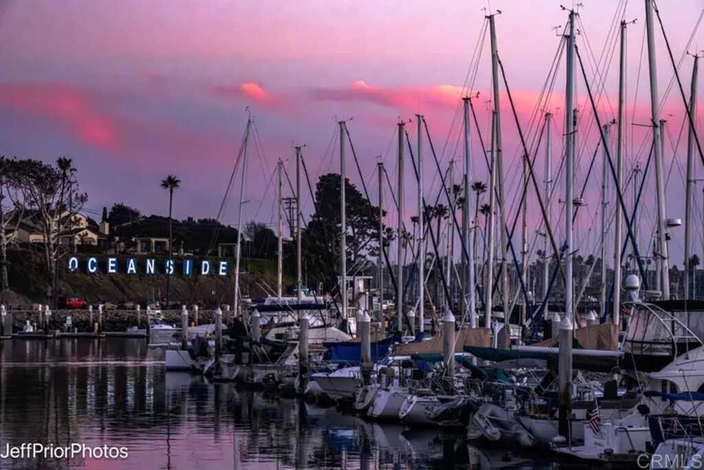https://media.crmls.org/mediaz/05323505-4f29-465a-ae9f-780bd4d5f193.jpg?preset=X-Large