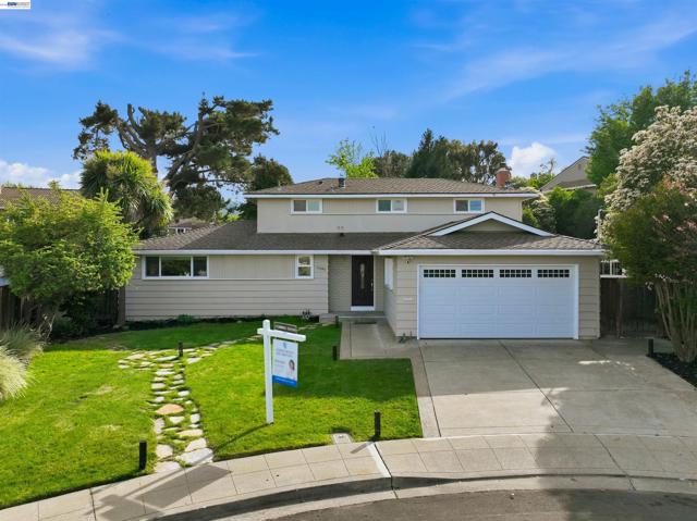 11593 Ladera Ct, Dublin CA: https://media.crmls.org/mediaz/05328c55-3fe2-488f-a2f4-3a1ea759a9d0.jpg