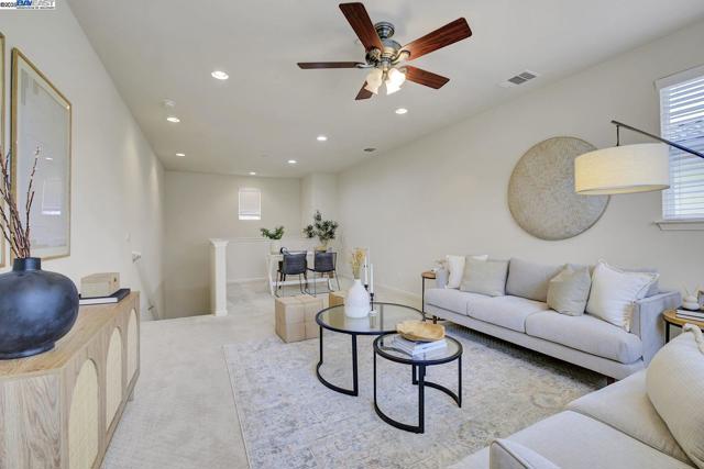 5092 Fioli Loop, San Ramon CA: https://media.crmls.org/mediaz/0532ad12-f2d3-45f0-b876-e42663ee006c.jpg