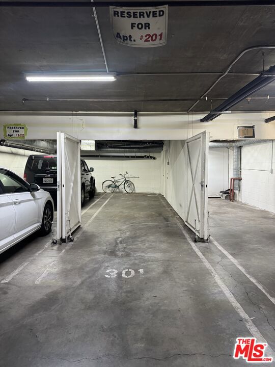 11735 Dorothy Street, Los Angeles CA: https://media.crmls.org/mediaz/05335513-adbc-4e74-8012-7f01c90b0841.jpg