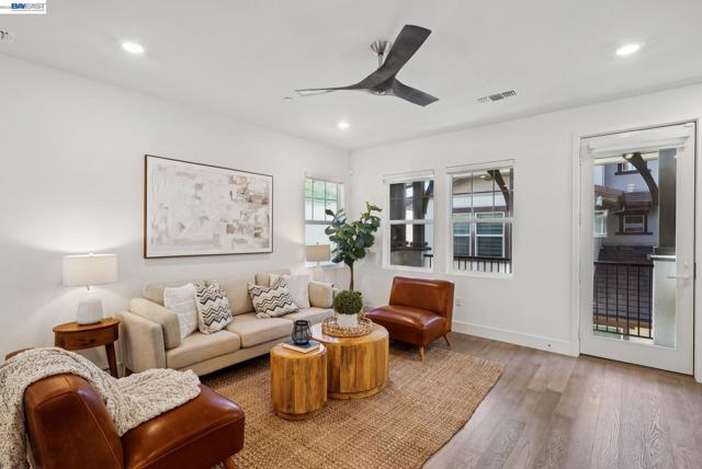 57109 Via Vicenza, San Ramon CA: https://media.crmls.org/mediaz/053370c9-60f3-40fa-a263-34347eaee46f.jpg