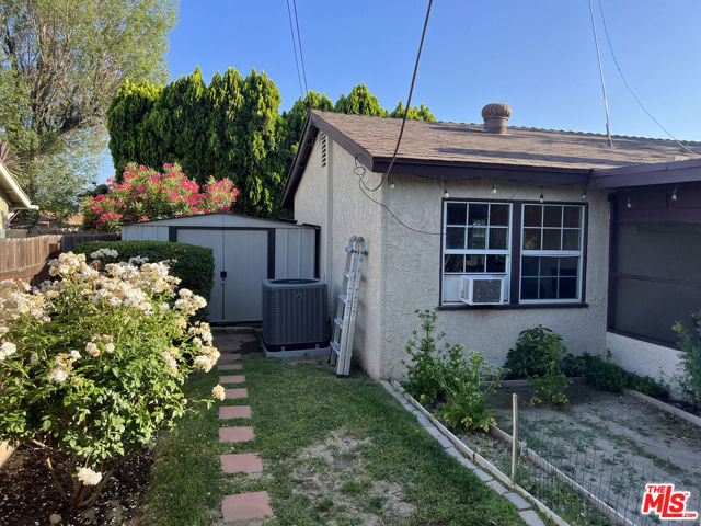 17133 SIMONDS Street photo 6
