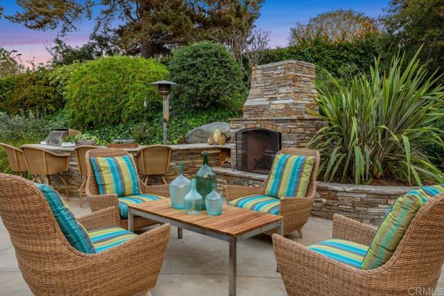 5499 Avenida Maravillas, Rancho Santa Fe CA: https://media.crmls.org/mediaz/0535405b-1851-45be-86c1-e17add128466.jpg