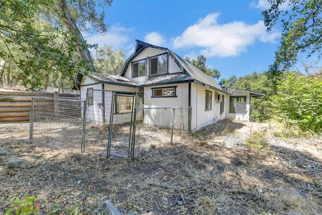 15134 Woods Valley Road, Valley Center CA: https://media.crmls.org/mediaz/0535e371-e1ba-44a9-8253-ef7f31b1be98.jpg