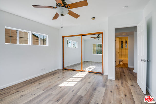 4931 Stern Avenue, Sherman Oaks CA: https://media.crmls.org/mediaz/053752af-eb39-4390-af28-570be36e520b.jpg