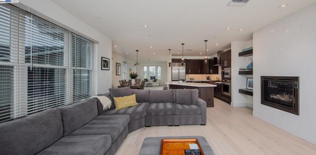 996 Harbor Haven Dr, Bodega Bay CA: https://media.crmls.org/mediaz/05377d96-5be4-4ae3-8900-92b3eb94c903.jpg