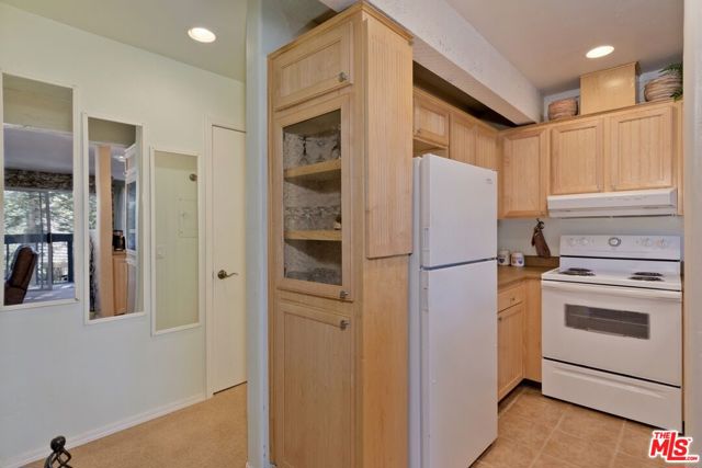 1629 Majestic Pines Drive, Mammoth Lakes CA: https://media.crmls.org/mediaz/05378eba-c959-4b2e-8986-5423fa609b8c.jpg