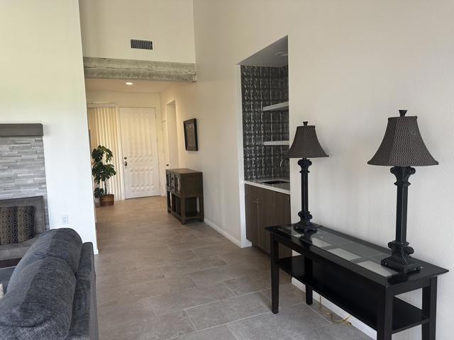 547 Desert West Drive, Rancho Mirage CA: https://media.crmls.org/mediaz/053895ef-90d8-422b-bb53-73186833542c.jpg