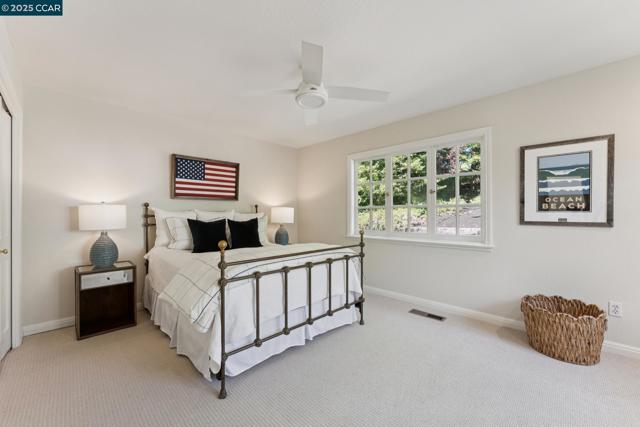 645 Los Palos Dr, Lafayette CA: https://media.crmls.org/mediaz/05396748-fc7a-491b-a93c-8f3b450de87c.jpg