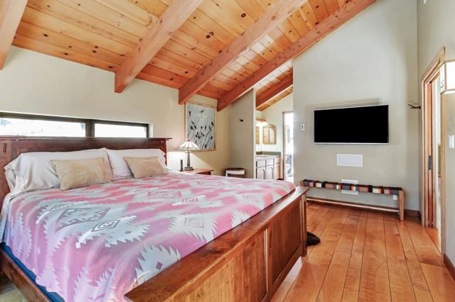 855 Oak Ridge Road, Los Gatos CA: https://media.crmls.org/mediaz/053986d1-8f30-4e52-8559-2c8d4c307ee8.jpg