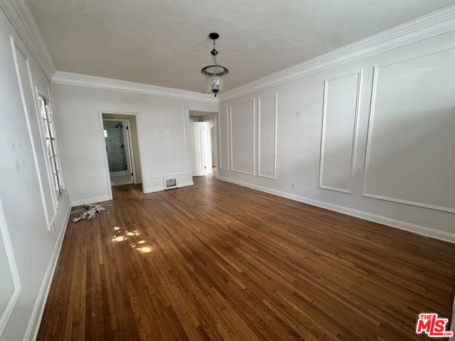 6367 W 6th Street, Los Angeles CA: https://media.crmls.org/mediaz/053a8d78-f7e9-447f-b4f7-296690b21f62.jpg