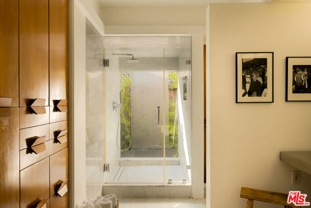 2246 Chelan Place, Los Angeles CA: https://media.crmls.org/mediaz/053a9126-c514-4893-8b7d-9ac084c73513.jpg