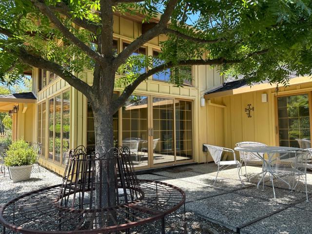 25228 La Loma Drive, Los Altos Hills CA: https://media.crmls.org/mediaz/053bcdac-76f5-4657-8b4d-9f683de550a7.jpg