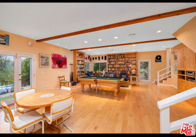 2090 Lakeshore Drive, Agoura Hills CA: https://media.crmls.org/mediaz/053bd20b-0d08-427d-94d4-8c7f4fda9d19.jpg
