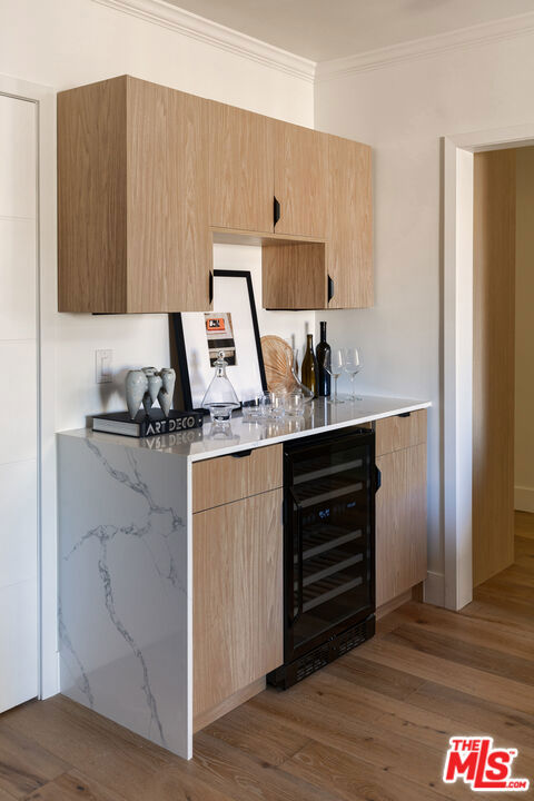 1233 N Laurel Avenue, West Hollywood CA: https://media.crmls.org/mediaz/053bff52-2d03-4a89-8a9e-2d4a5128f9cf.jpg