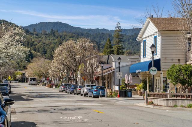 18500 Hillview Drive, Monte Sereno CA: https://media.crmls.org/mediaz/053c2ed6-fd7b-4891-8804-1a5a0573057c.jpg