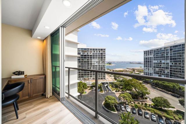 1780 Avenida Del Mundo, Coronado CA: https://media.crmls.org/mediaz/053c515b-1d8b-47b0-83da-f2731ea06525.jpg