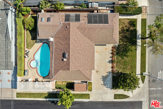 1690 Loma Drive photo 3