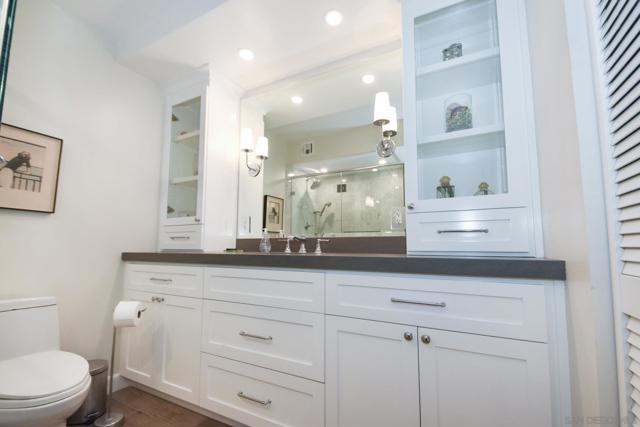 1710 Avenida Del Mundo, Coronado CA: https://media.crmls.org/mediaz/053d3244-c77b-4181-81e2-418339366054.jpg