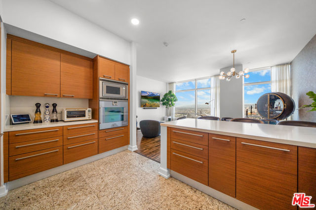 900 West Olympic Boulevard, 28E photo 8