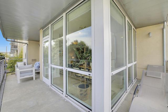 3090 Glascock Street, Oakland CA: https://media.crmls.org/mediaz/053f5c9e-8e19-46a3-a274-0673995b802e.jpg