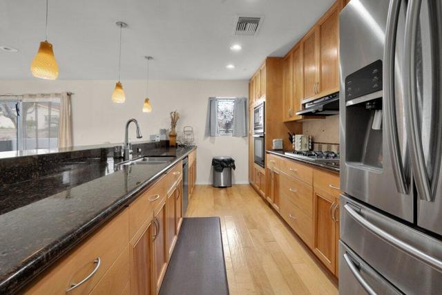 48320 Beverly Drive, Palm Desert CA: https://media.crmls.org/mediaz/053fa08f-be1c-4125-b347-d601501cd551.jpg